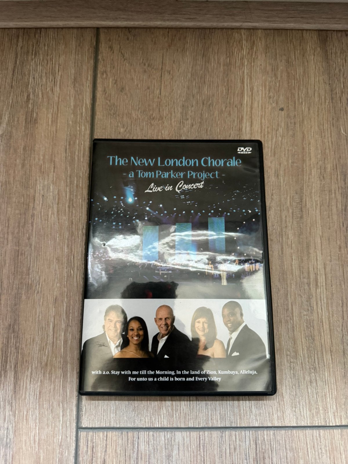 DVD The new london chorale a Tom Parker Project live concert, Alle leeftijden, Ophalen of Verzenden, Zo goed als nieuw, Inclusief doosje