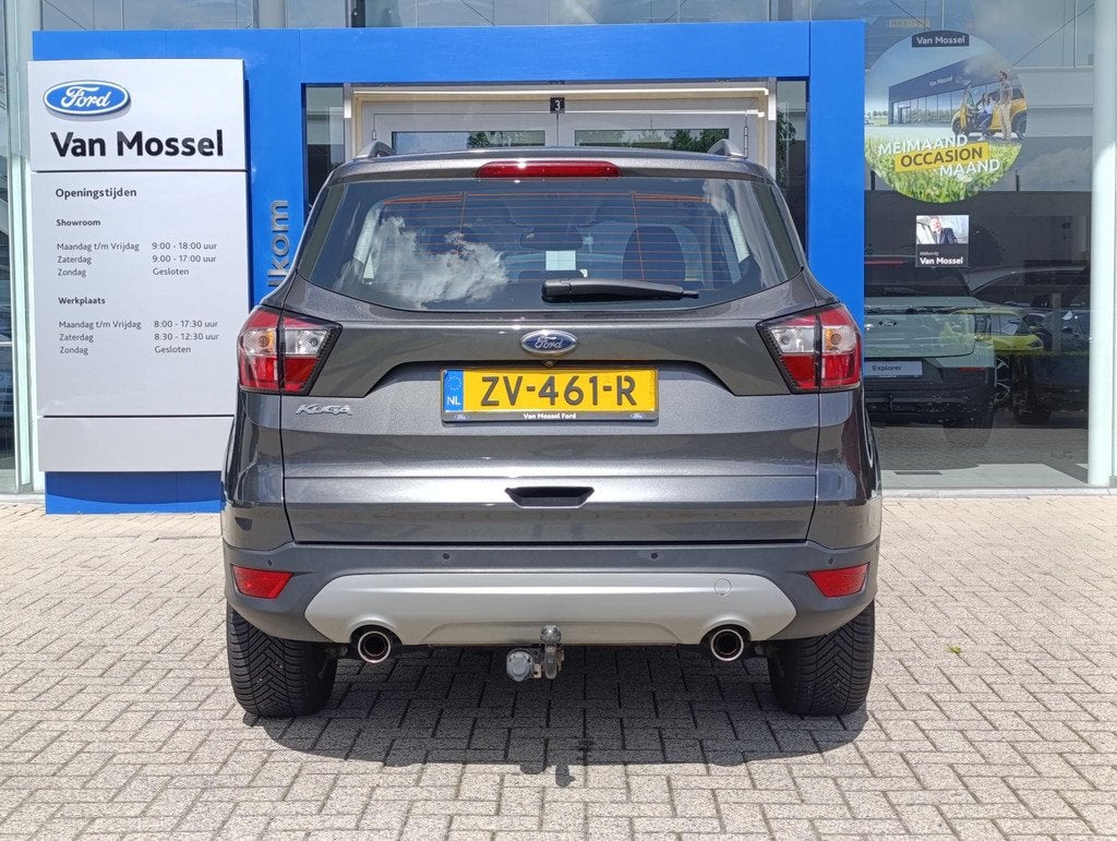 Ford Kuga 1.5 EcoBoost Titanium | Stoel/stuur voorruitverwar, Auto's, Ford, 12 maanden, Euro 6, 4 cilinders, Leder en Stof