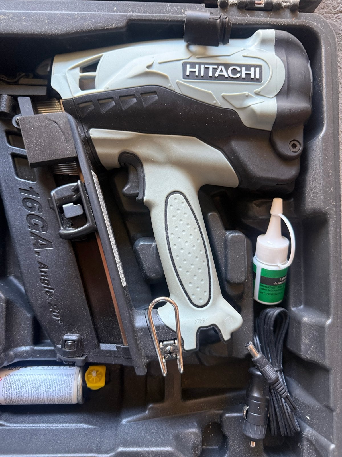 Hitachi 16GA Angle 20 tacker in koffer, Ophalen of Verzenden, Gebruikt