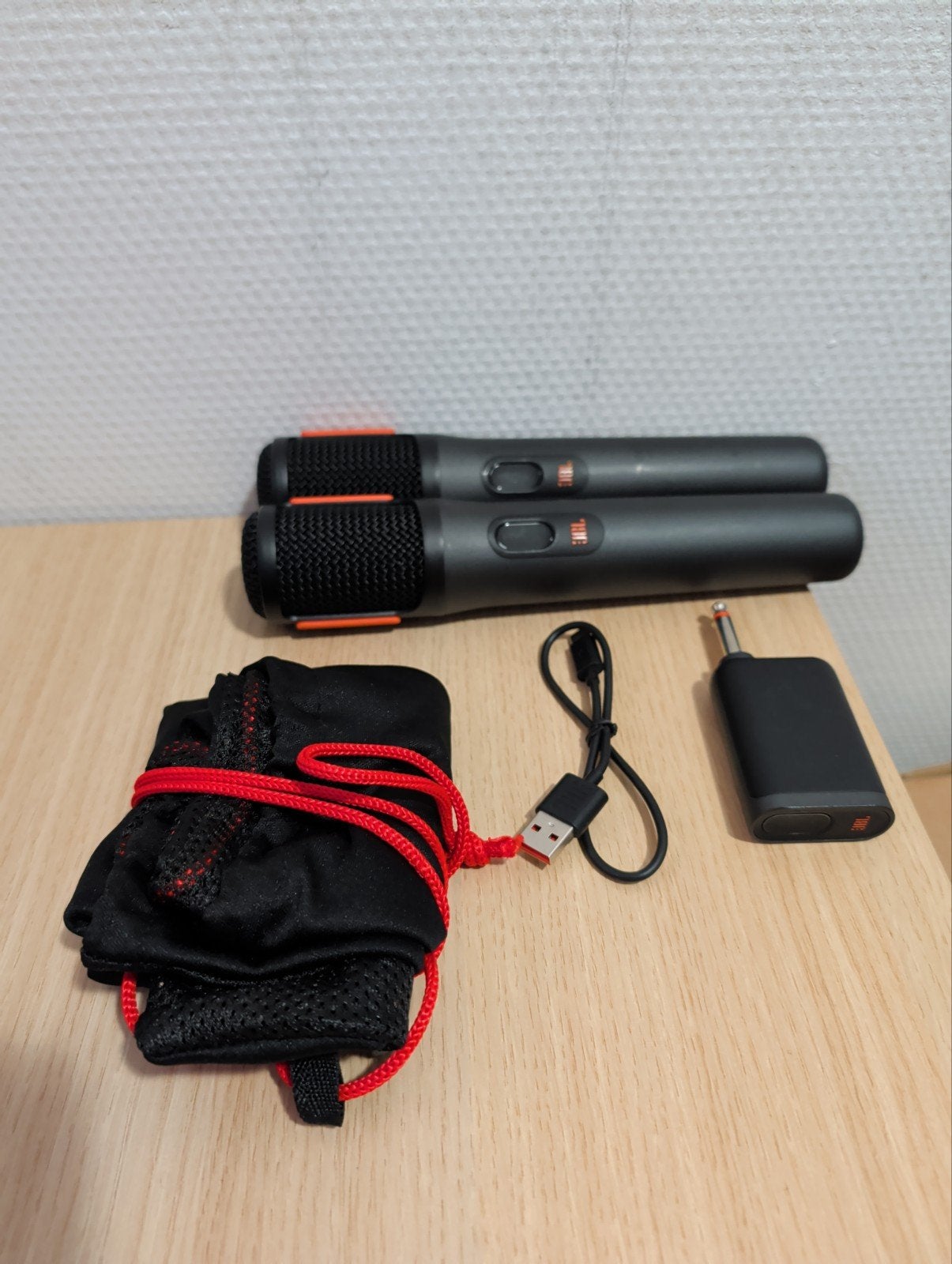 JBL Draadloze Microfoons | Dongel, draadloos, tasje, Muziek en Instrumenten, Ophalen of Verzenden, Zo goed als nieuw, Zangmicrofoon