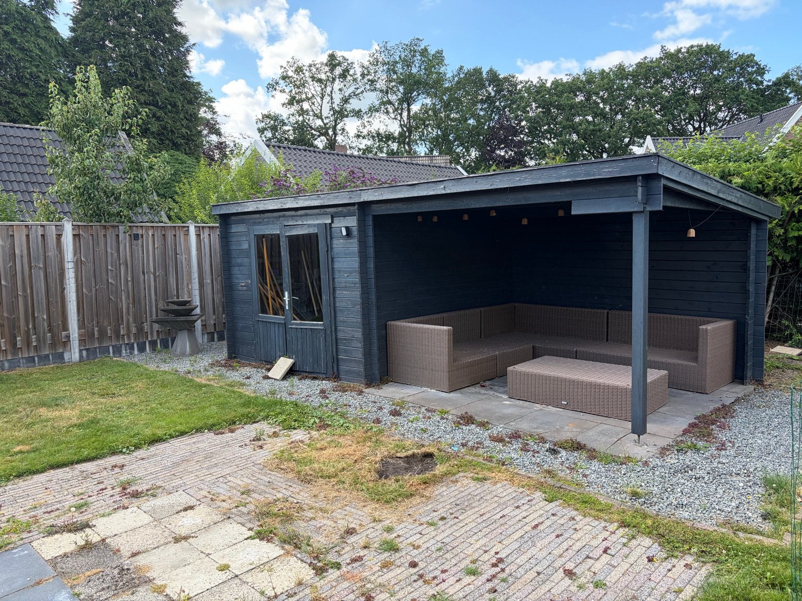 Tuinhuis met overkapping - grijs geverfd, Tuin en Terras, Ophalen, Tuinhuis, 2 ramen, 500 cm of meer