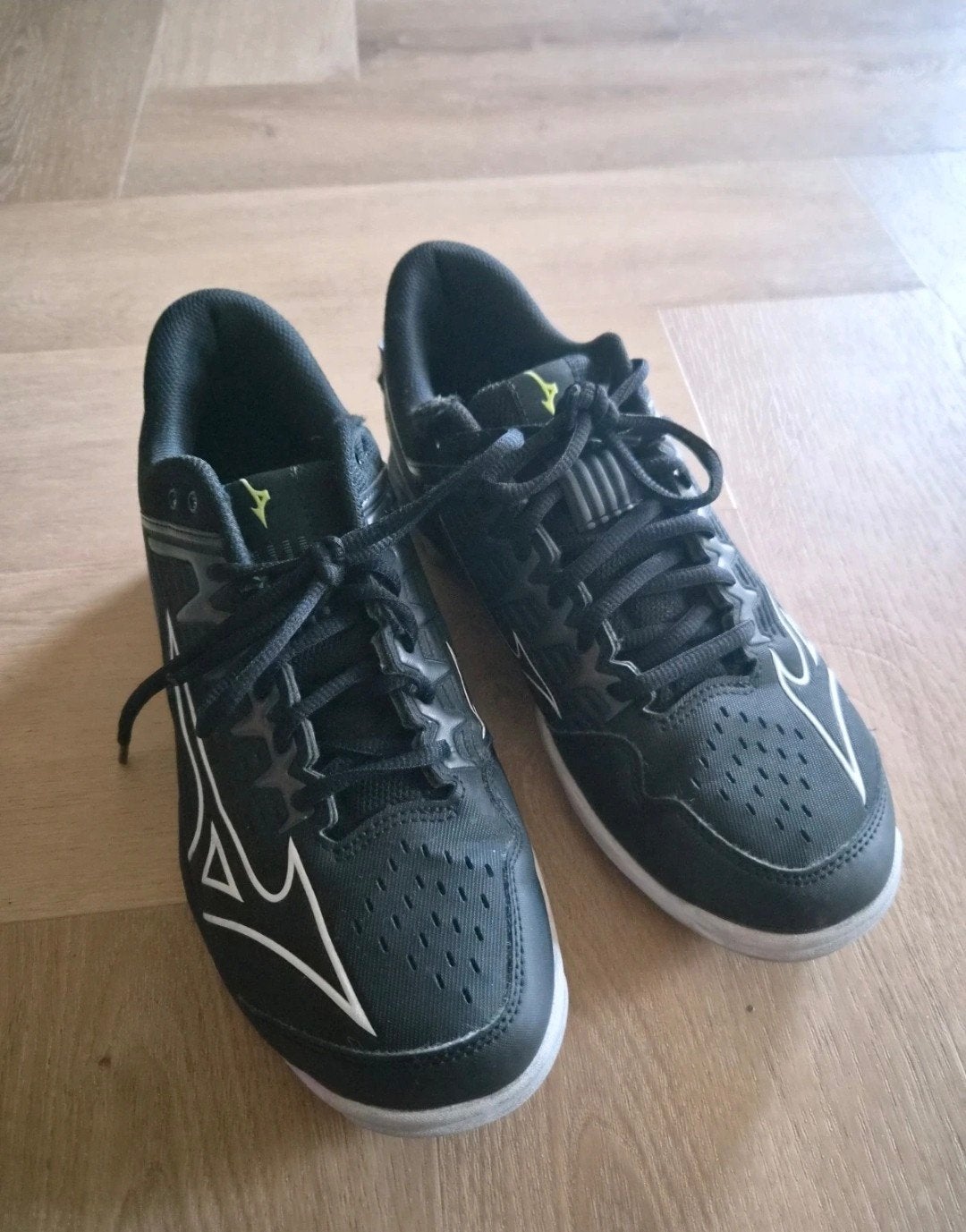 veldschoenen mizuno maat 39, Sport en Fitness, Ophalen of Verzenden, Zo goed als nieuw, Schoenen