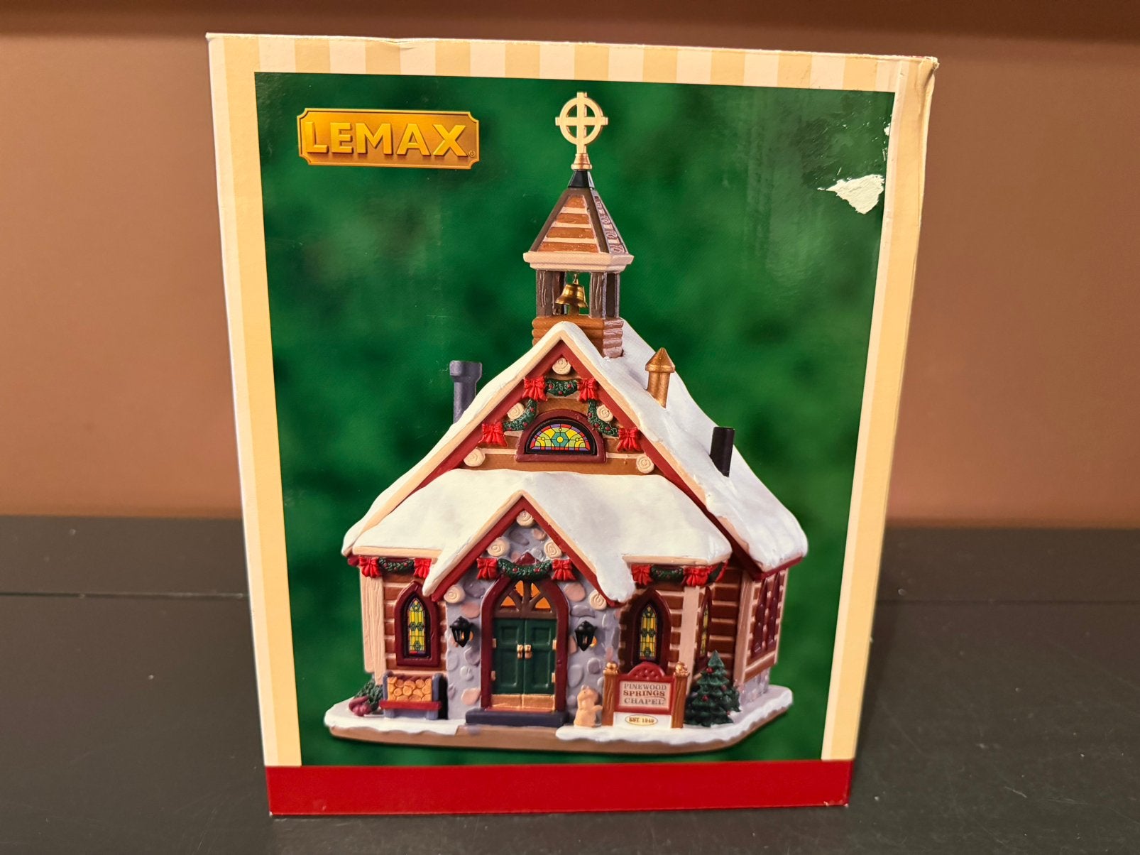 Lemax pinewood springs chapel. KERSTDORP, Ophalen of Verzenden, Zo goed als nieuw