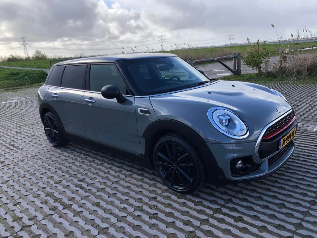 Mini Clubman 1.5 Aut 2018 JCW uitvoering Moonwalk Grey, Auto's, Stof, 102 pk, Stationwagon, Particulier
