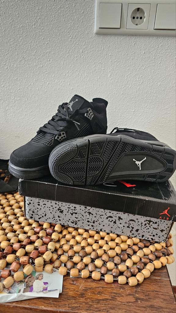 Nike Air Jordan 4 Retro Black Cat - Maat 44, Kleding | Heren, Schoenen, Nieuw, Zwart, Ophalen of Verzenden