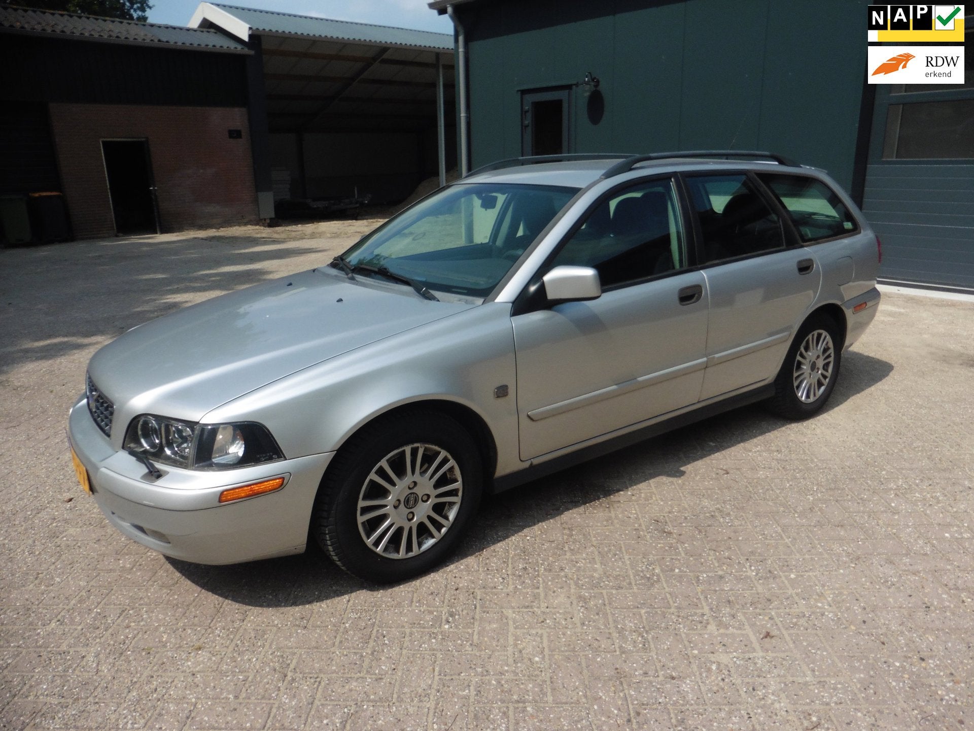 Volvo V40 2.0 Europa, Gebruikt, 1948 cc, 4 cilinders, Handgeschakeld
