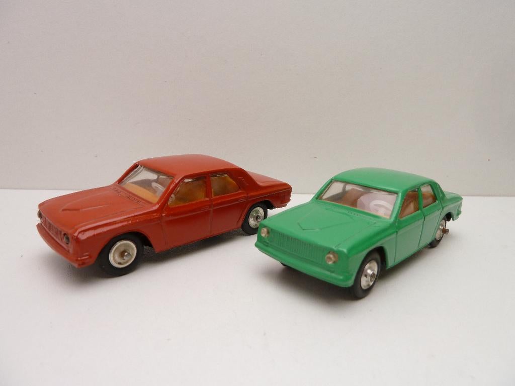 2x USSR model auto's  1/43, Ophalen of Verzenden, Zo goed als nieuw, Auto, Overige merken