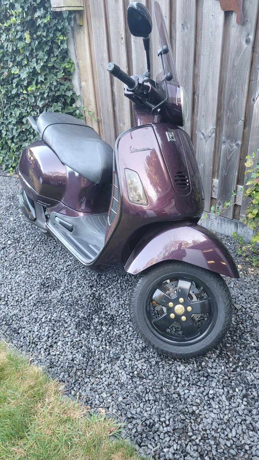 Vespa GT 200 - Paars - Lichte Gebruikerssporen, Motoren, Scooter, Gebruikt, Particulier, 200 cc
