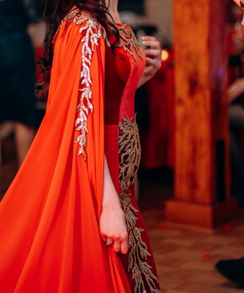 Prachtige traditionele henna dress maat 34/36, Ophalen, Zo goed als nieuw, Rood