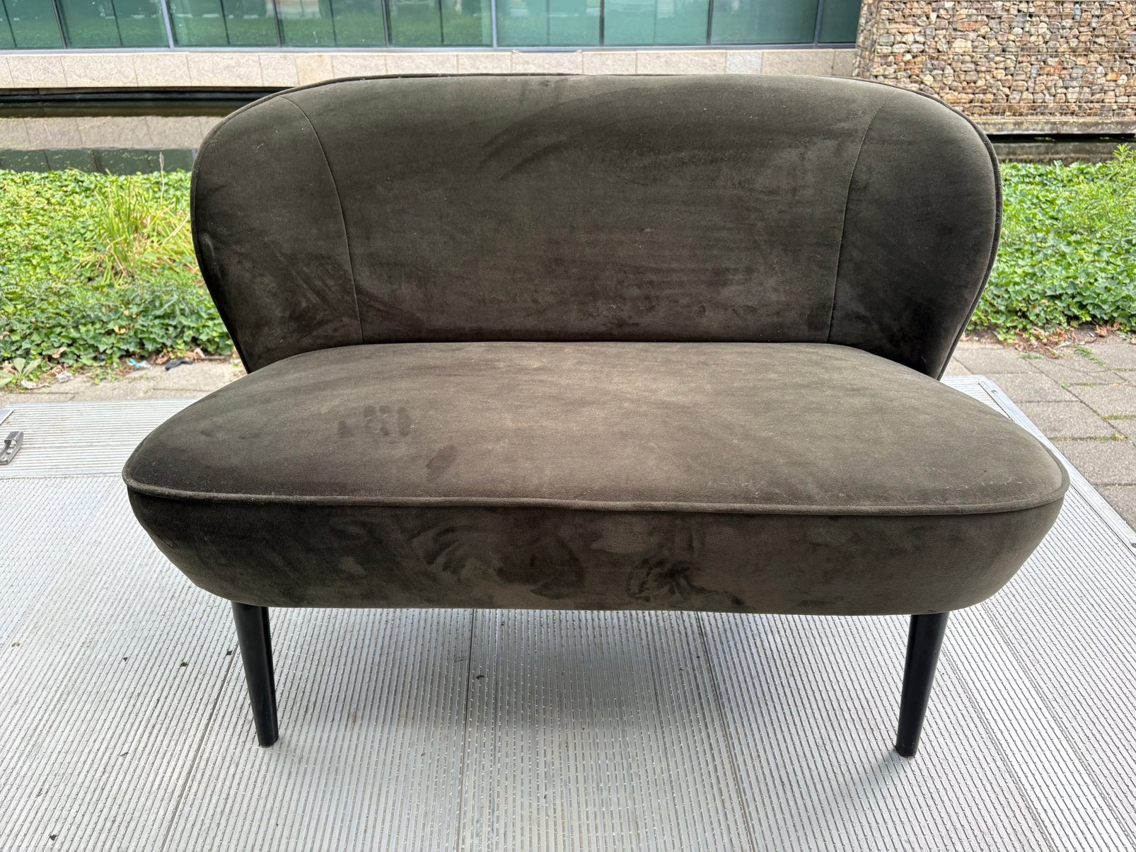 WOOOD Sara Bankje velvet groen – Loveseat, Gebruikt, Jan Tinbergenweg 1, 1689ZV Zwaag, Tweepersoons, 75 tot 100 cm