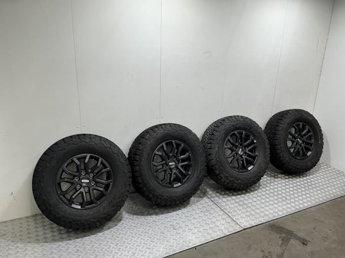 Sportvelgenset + banden van een Ford Usa Ranger, 12 maanden garantie, Gebruikt, -, -