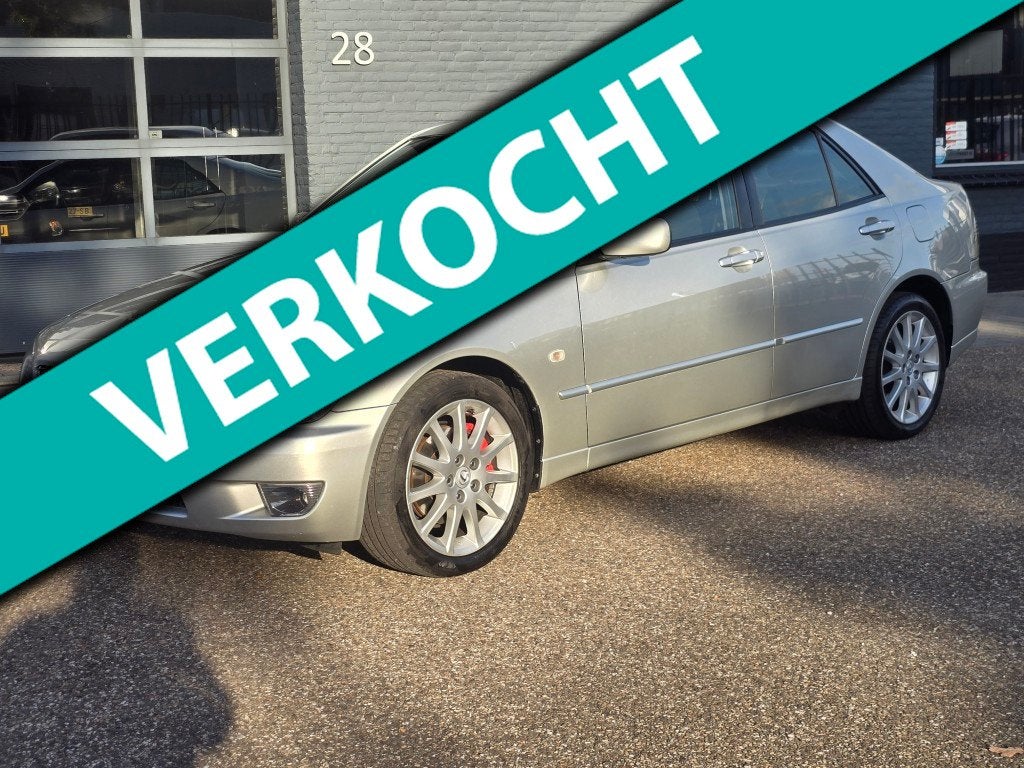 Lexus IS 200 Business NEDERLANDSE AUTO MET NATIONALE AUTOPAS, Auto's, 1355 kg, Gebruikt, Zwart, Sedan