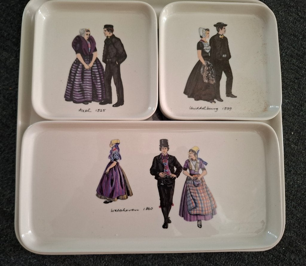 8 porseleinen schaaltjes/dienbladen van Villeroy & Boch, Antiek en Kunst, Antiek | Servies los, Ophalen of Verzenden