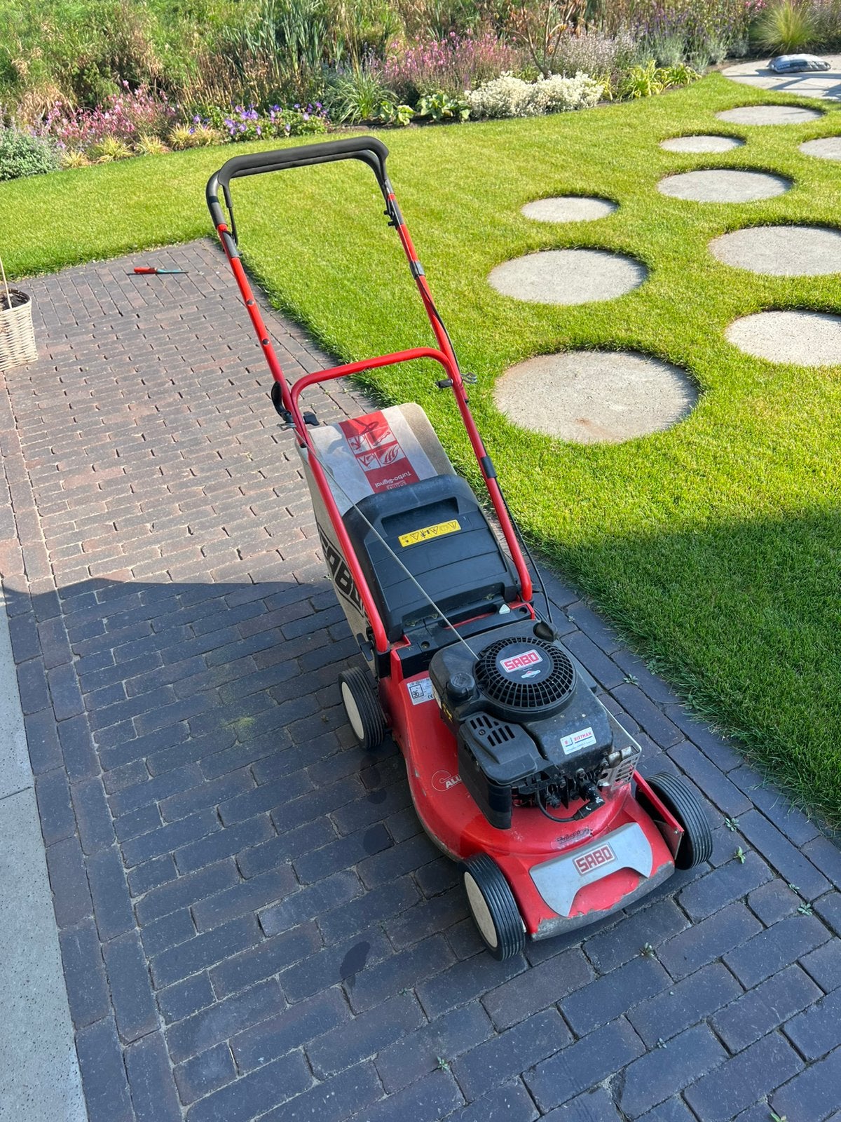 SABO 43 Compact benzinegrasmaaier – motor loopt prima, Ophalen, Cirkelmaaier, Gebruikt, Mulchfunctie