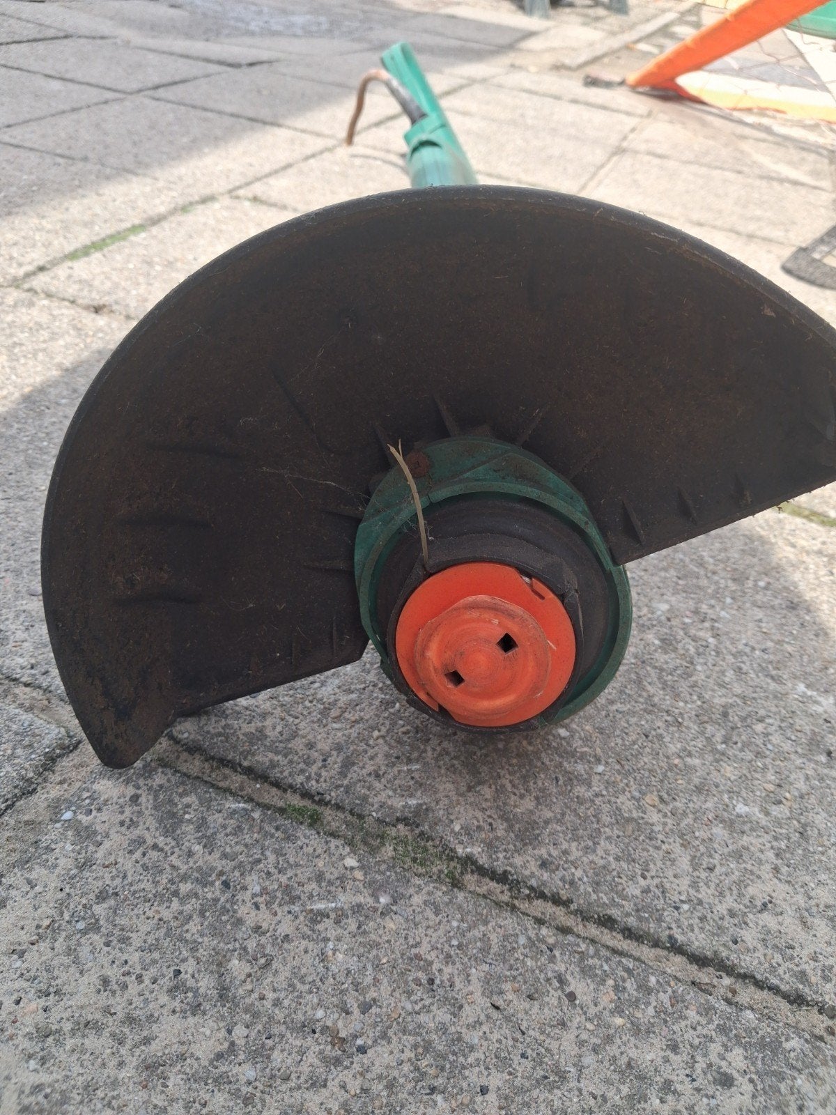 Bosmaaier / kanttrimmer zonder snoer voor onderdelen, Tuin en Terras, Ophalen, Gebruikt, Accu, Black & Decker