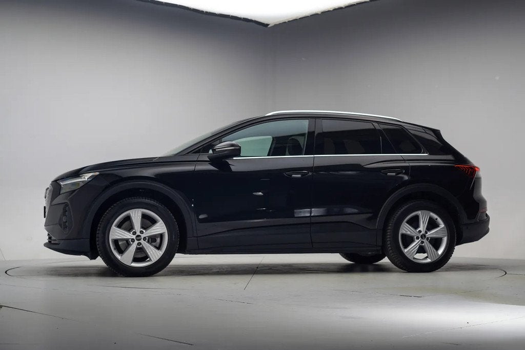 Audi Q4 e-tron 40 Launch Edition 77kWh 3-fase [ Head-up Trek, Auto's, Audi, Automaat, Gebruikt, 495 min, Zwart