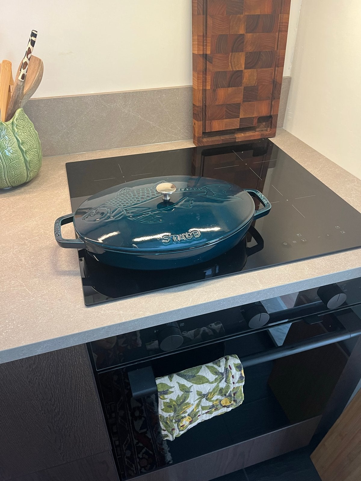 Staub Gietijzeren Ovenschaal / pan, Ophalen, Met deksel, Zo goed als nieuw, Braadpan