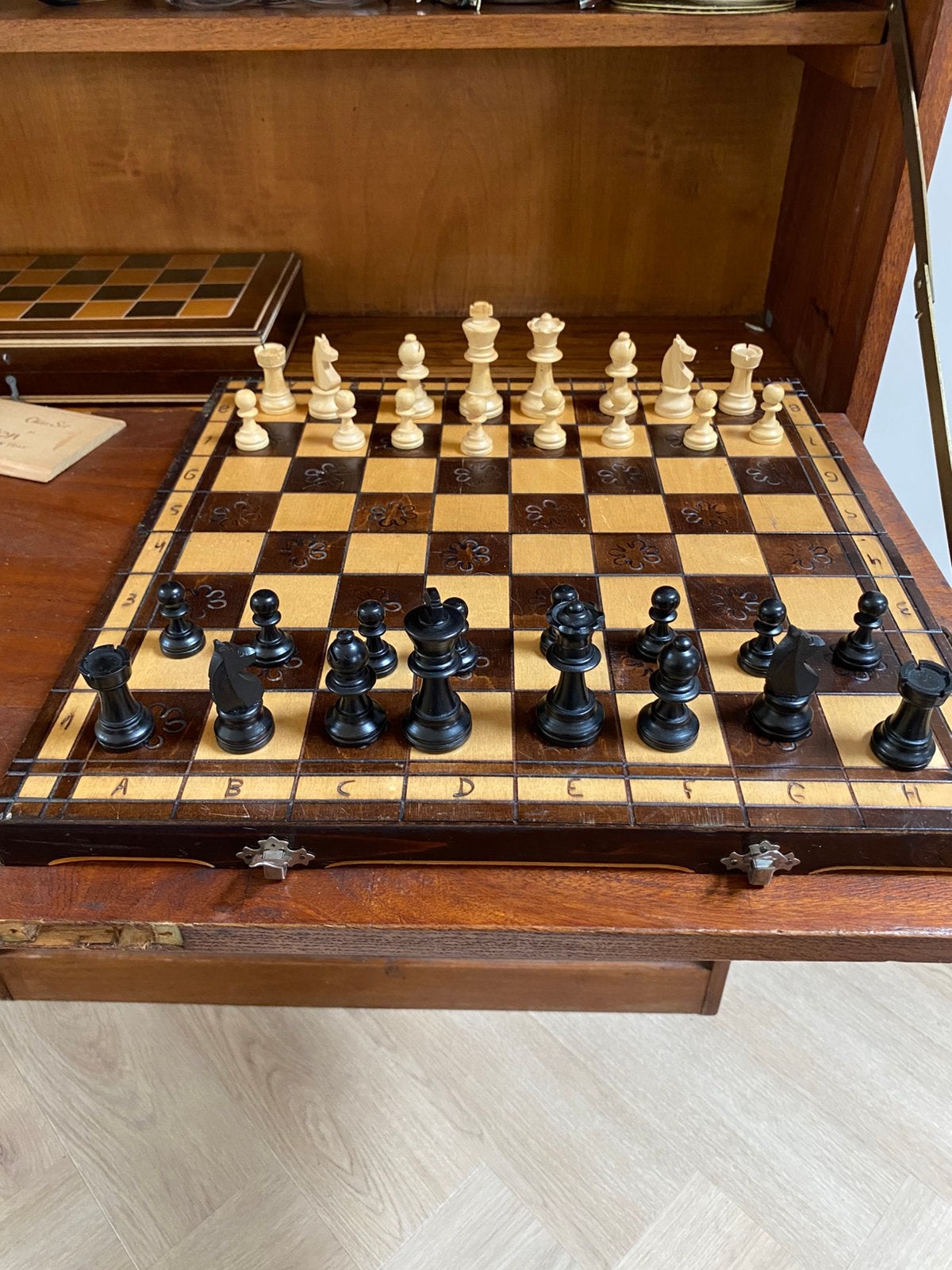 Groot houten schaakspel, Ophalen of Verzenden, Zo goed als nieuw