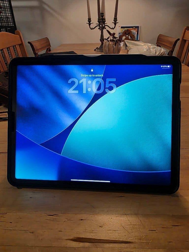 iPad Pro 12,9 inch, M2, 256 GB, WiFi met Accessoires, Ophalen, Nieuw