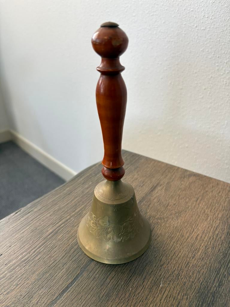 Tafelbel /handbel van  messing.Houten handvat. Mooie klank., Ophalen of Verzenden