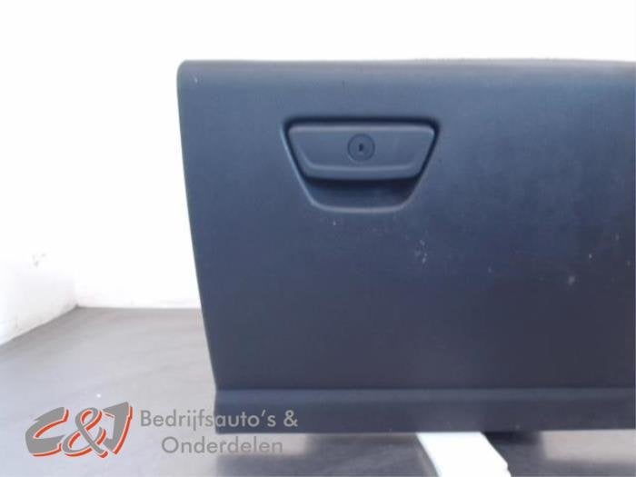 Dashboard klep van een Ford Transit Connect, Gebruikt, -, -, Ophalen of Verzenden