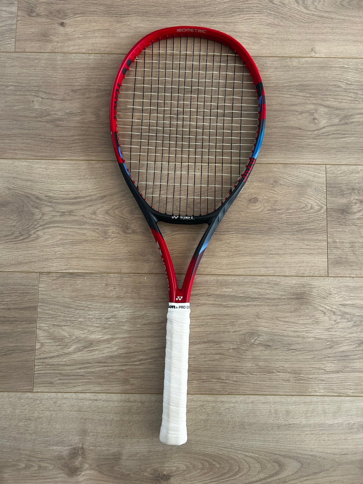 Yonex Vcore 98 (2023) L2 - Nieuw bespannen, Sport en Fitness, Tennis, Gebruikt, Ophalen of Verzenden, Racket, L2