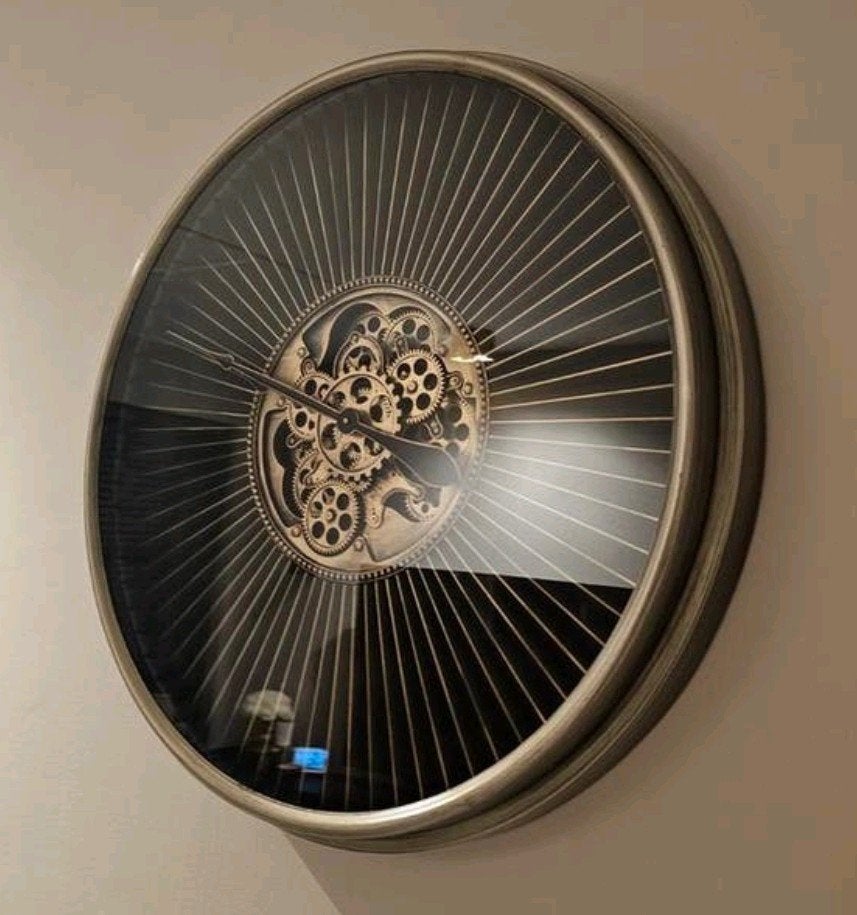 Grote bronzen wandklok met zichtbaar uurwerk - 77 cm, Ophalen, Gebruikt, Wandklok