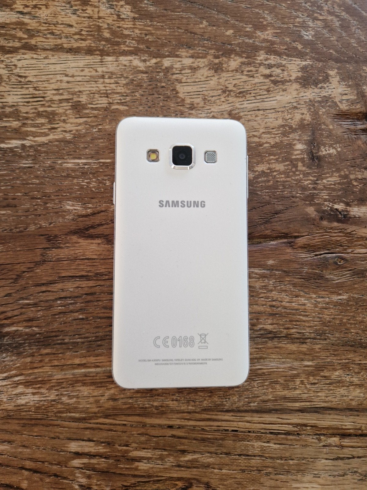 Samsung galaxy A3 - wit, Telecommunicatie, Mobiele telefoons | Samsung, Wit, Touchscreen, Ophalen of Verzenden, Zo goed als nieuw