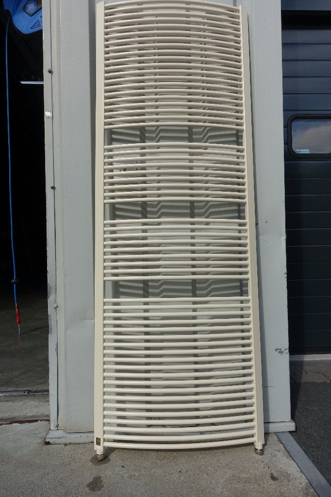 Te koop: design radiator JAGA, Ophalen, Gebruikt, Radiator, 60 tot 150 cm