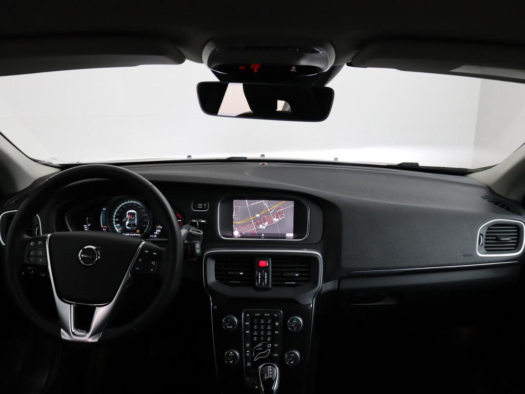 Volvo V40 1.5 T2 Nordic+ | Navigatie | Trekhaak | Voorruitve, Euro 6, 4 cilinders, 700 kg, Leder en Stof