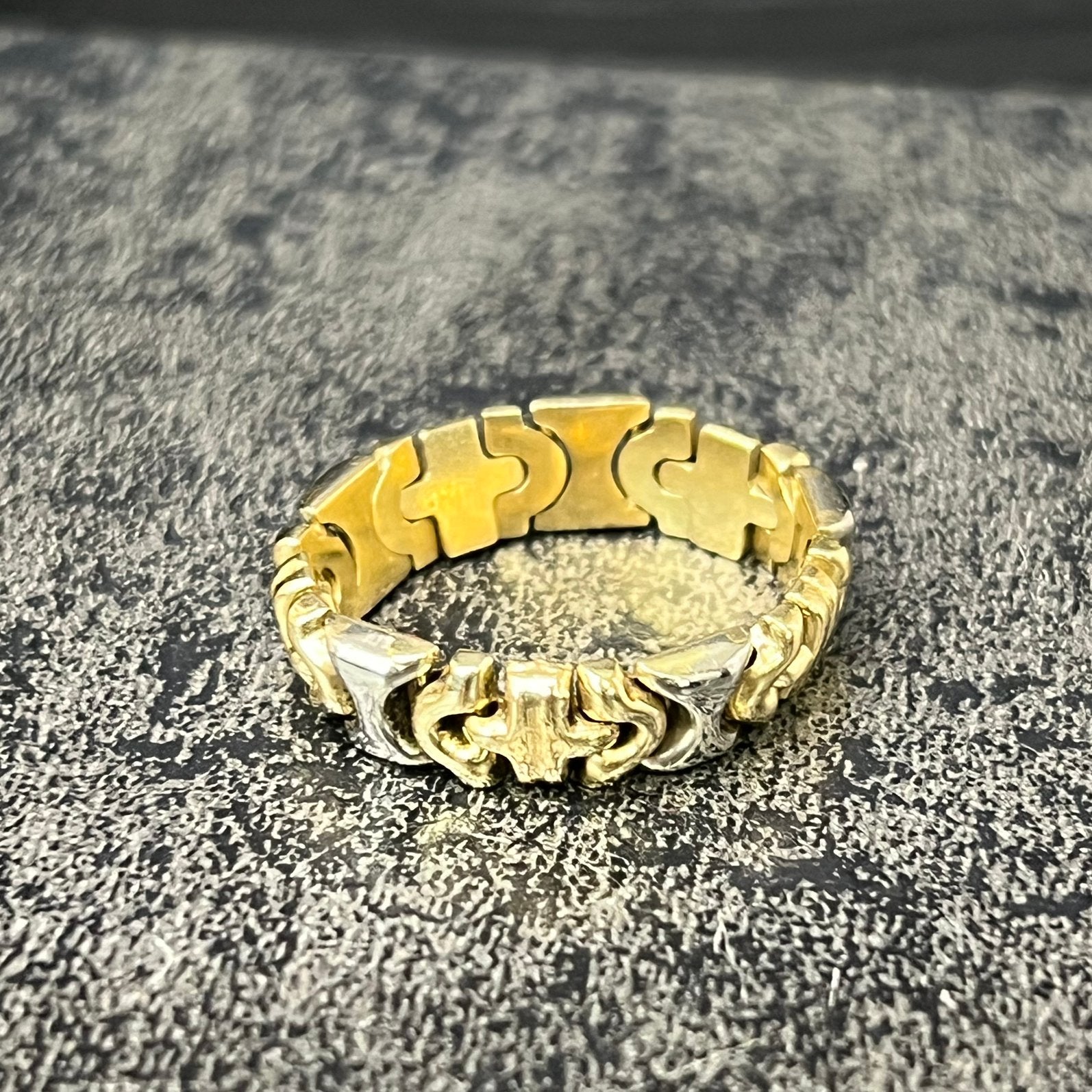 14 karaat gouden ring prachtig bvlgari model, Ophalen of Verzenden, Zo goed als nieuw, Goud, Dame