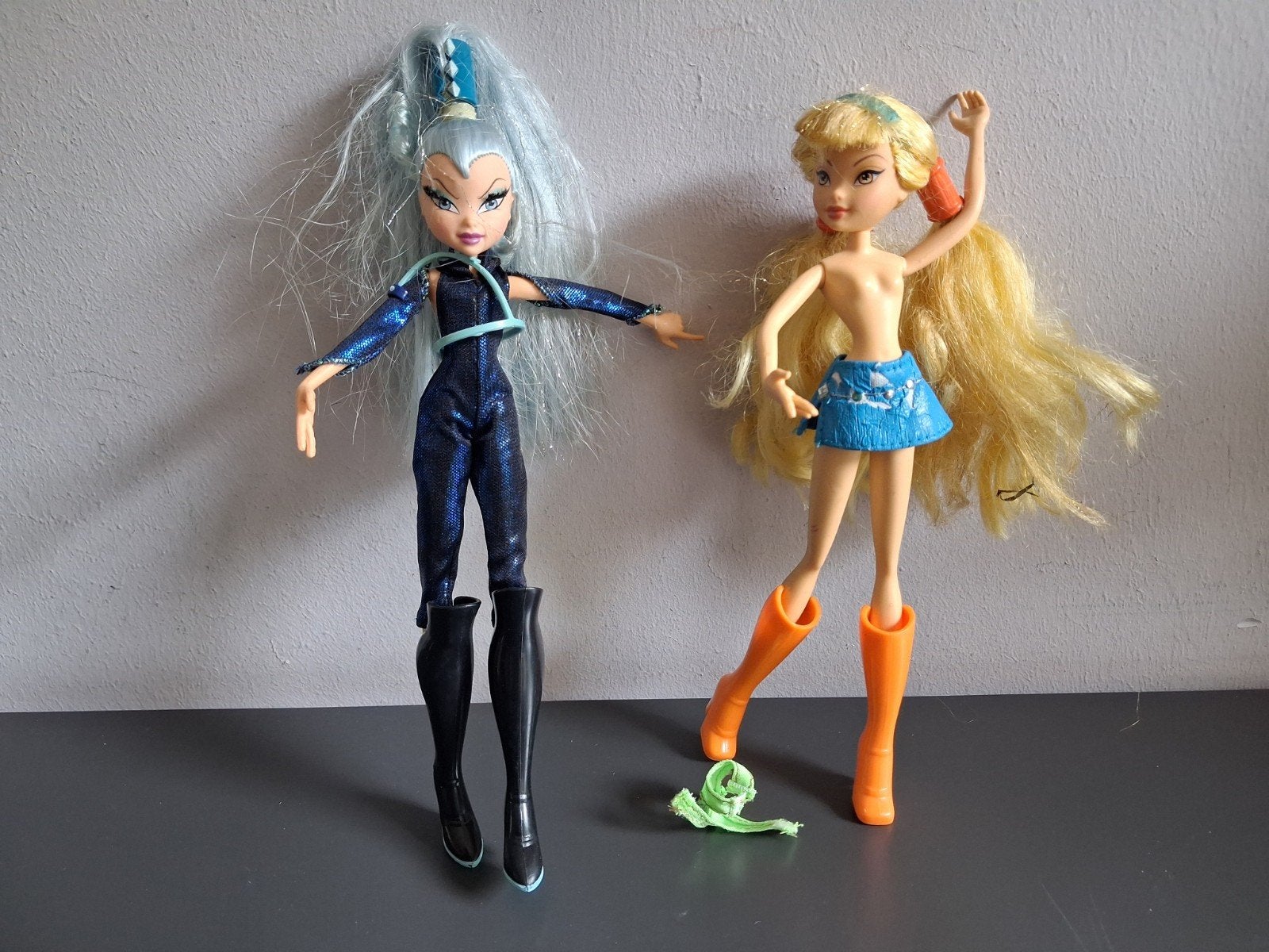 2 Winx Club poppen - icy witch heks en Stella mattel pop, Ophalen of Verzenden, Gebruikt, Overige typen