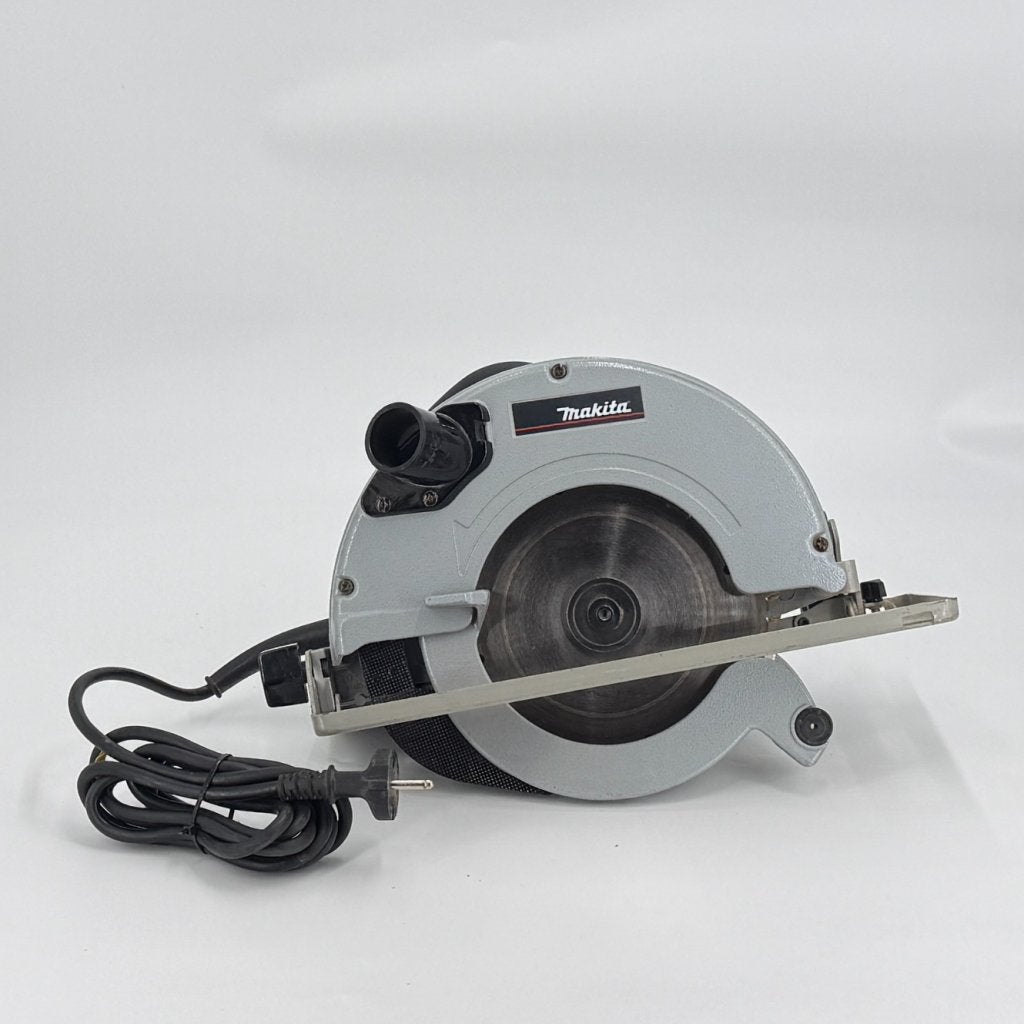 Makita 5703R Cirkelzaag, Doe-het-zelf en Verbouw, Makita, Zo goed als nieuw, Support@makita.com, Makita Corporation, 3-11-8, Sumiyoshi-cho, 
Anjo, Aichi 446-8502
Japan