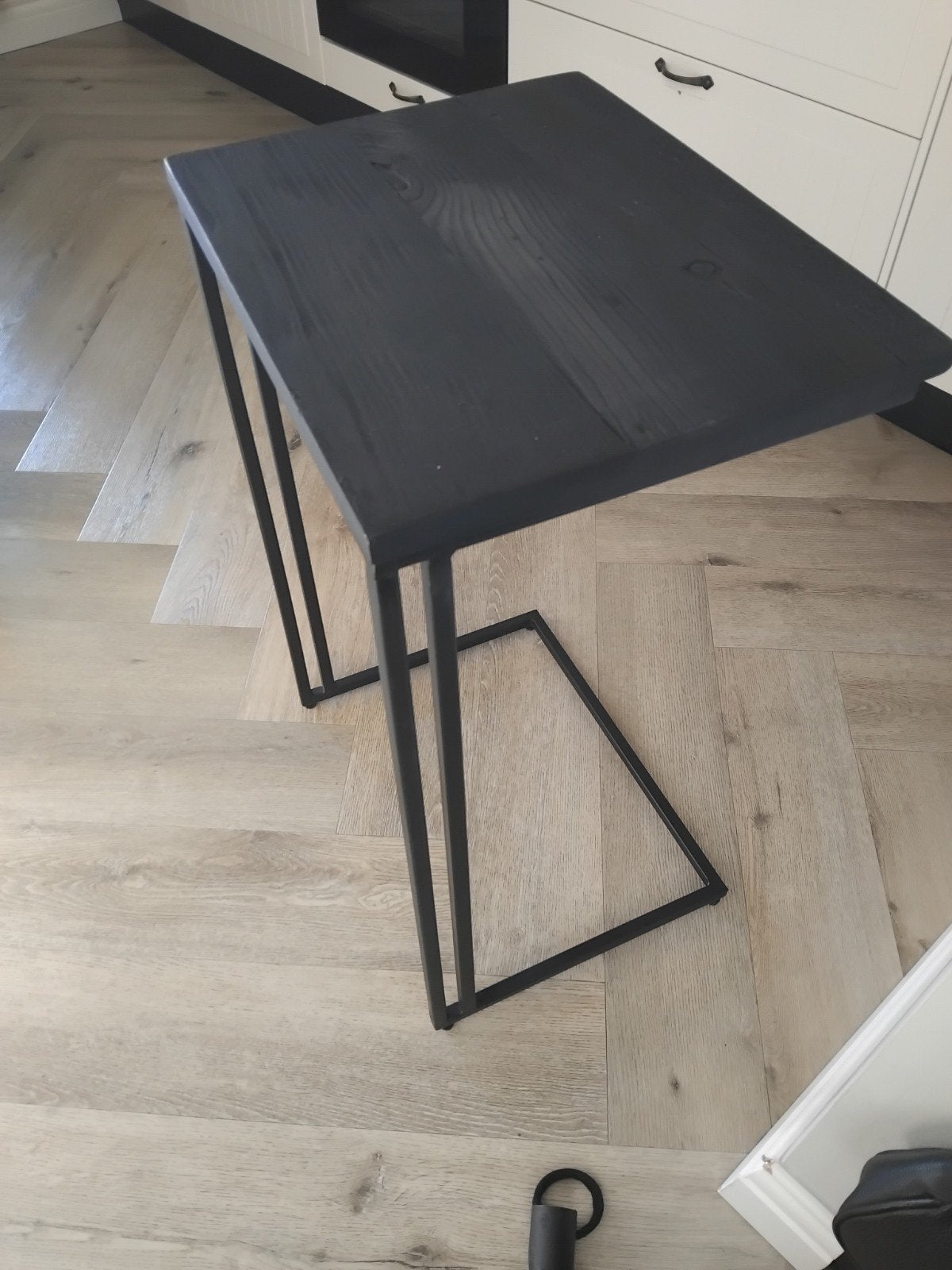 Nieuwe Bijzettafel Zwart Hout en Metaal, Ophalen, Minder dan 55 cm, Nieuw, 60 cm of meer