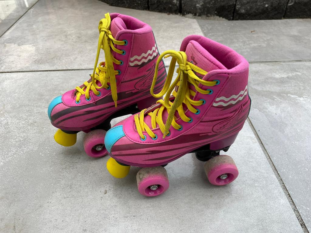 Rolschaatsen roze races disney, maat 34/35, Ophalen