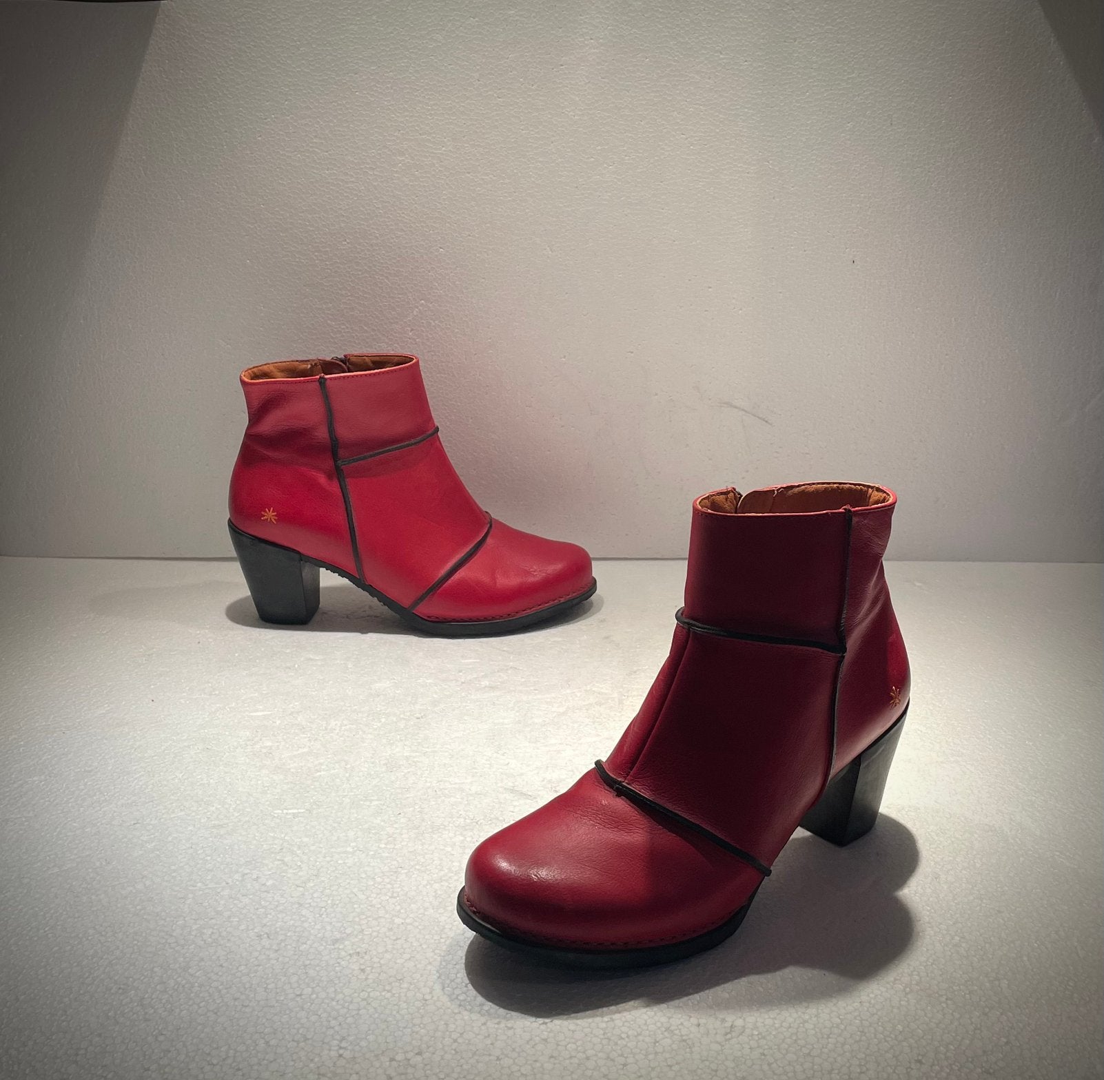 Art design comfort enkel laarzen 40 rood, Kleding | Dames, Schoenen, Ophalen of Verzenden, Rood, Lage of Enkellaarzen