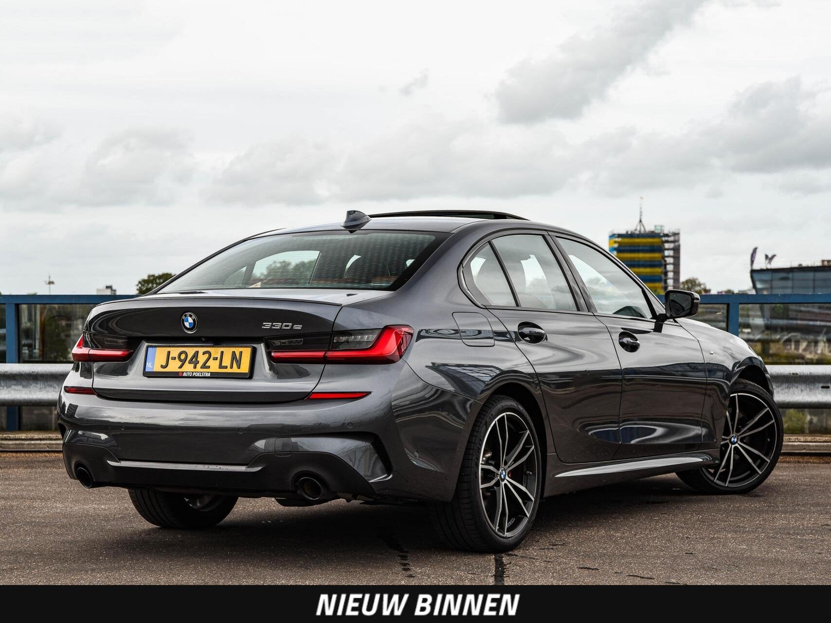 BMW 3-serie 330e xDrive High Executive M Sport Individual |, Auto's, Gebruikt, Euro 6, 4 cilinders, 1795 kg