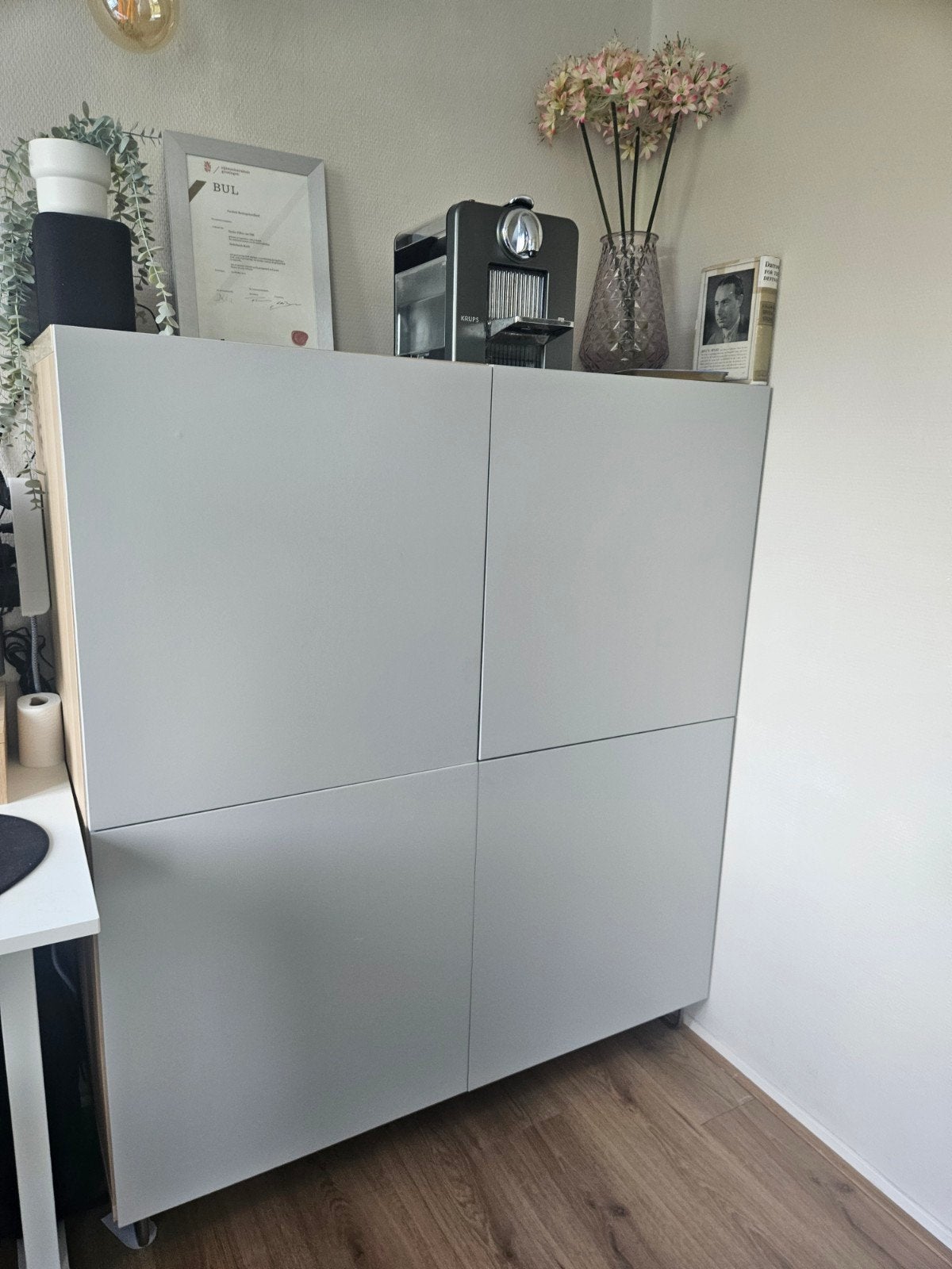 Ikea Besta kast lichtgrijs/eiken, Ophalen, Gebruikt
