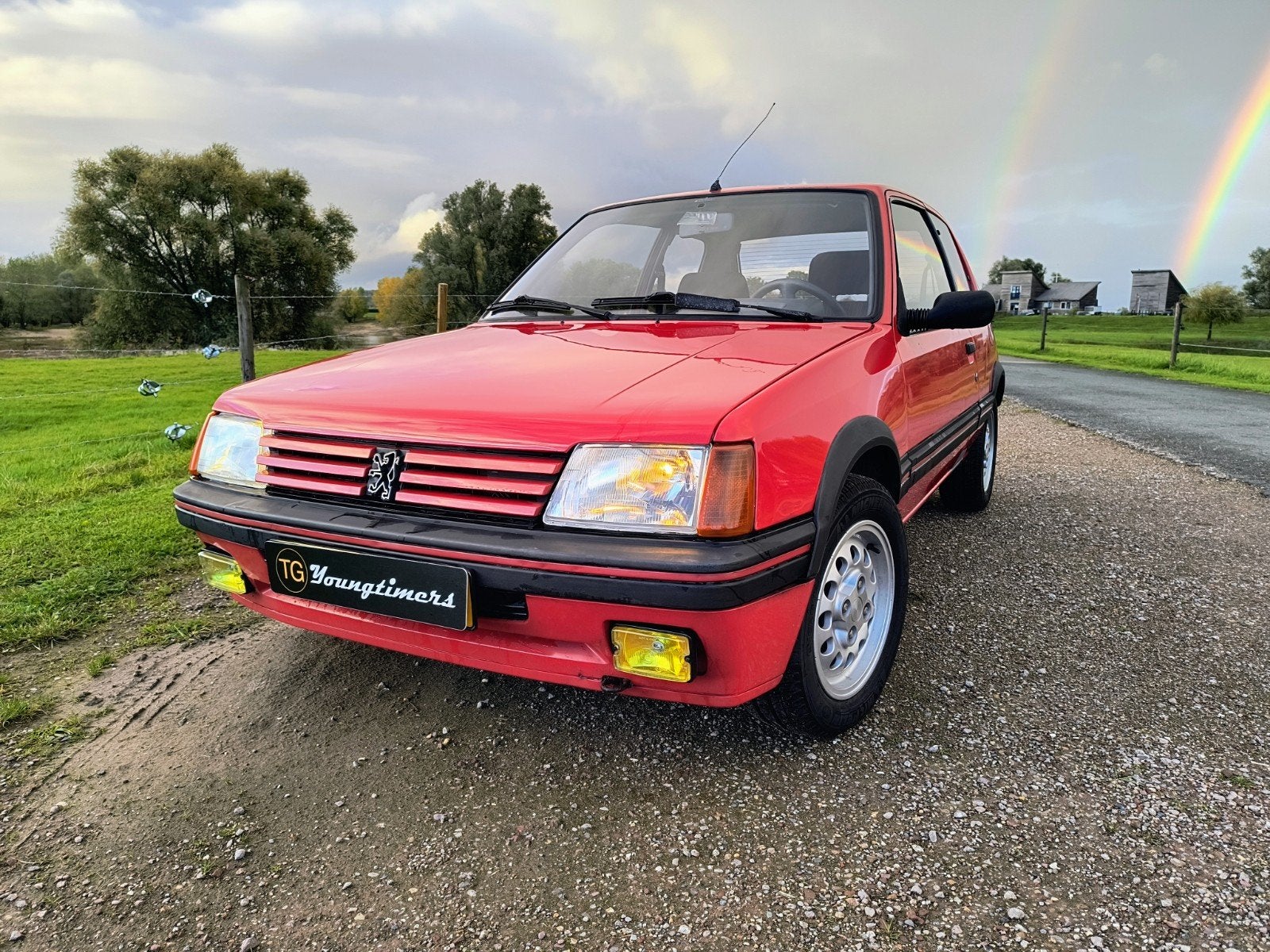 Peugeot 205 1.6 GTi bwjr 1985 142.171 km <ORIGINEEL NL>, Auto's, Voorwielaandrijving, Stof, 4 stoelen, Bedrijf