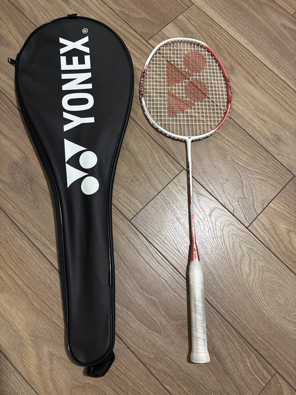 Yonex Astrox 01 Ability White/Pink 4U5 Badmintonracket, Sport en Fitness, Badminton, Ophalen, Zo goed als nieuw, Racket(s)