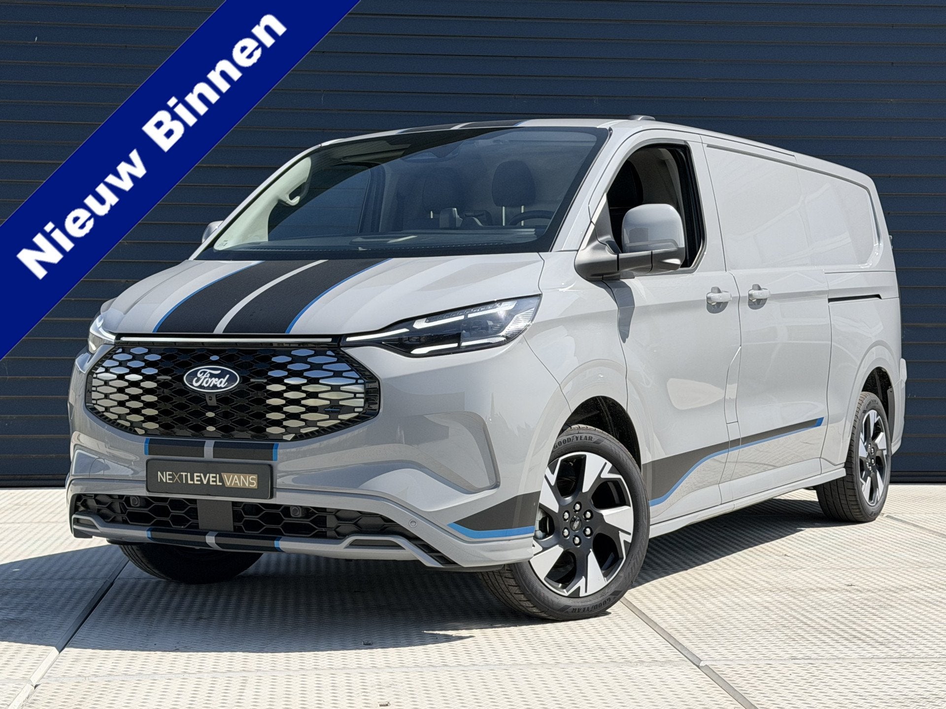 Ford Custom E 340 71 KW 218 PK Sport Camera | Adap Cruise |, Auto's, Bestelauto's, Automaat, 12 maanden, Zwart, Leder en Stof