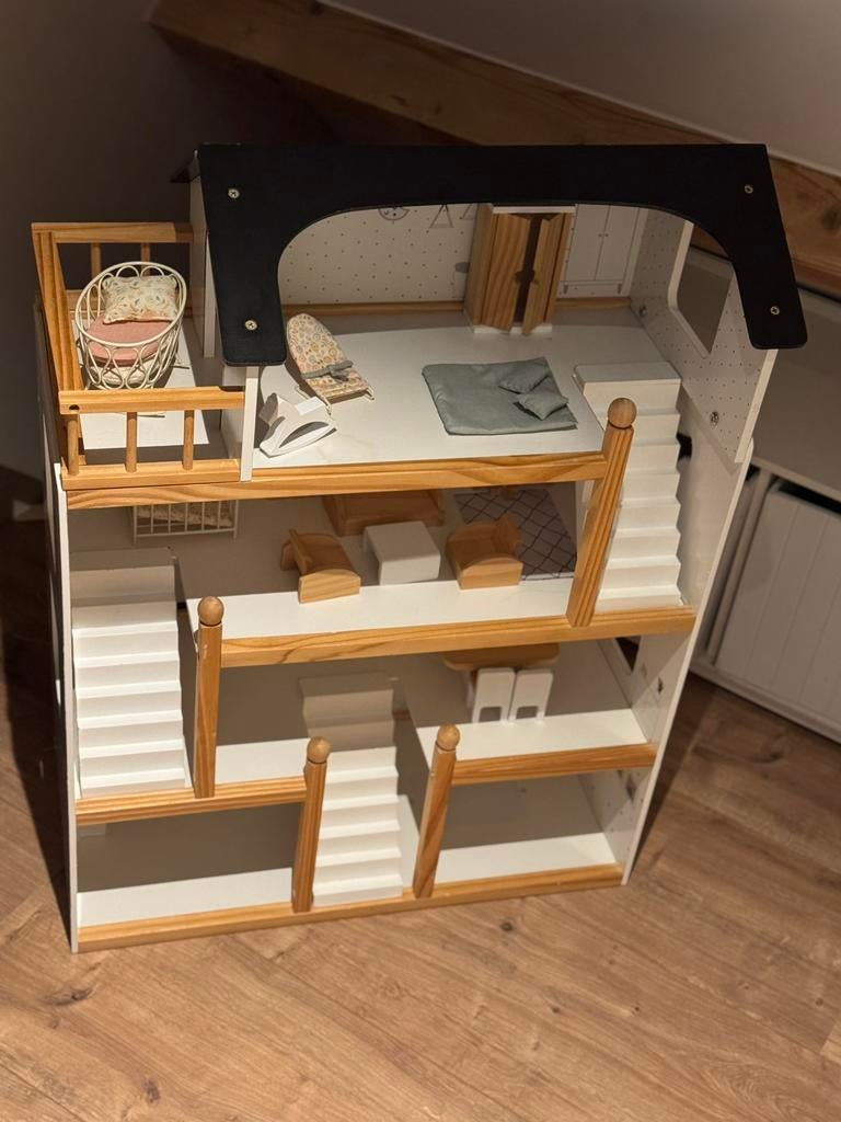 Petite Amelie poppenhuis, Ophalen, Gebruikt, Poppenhuis