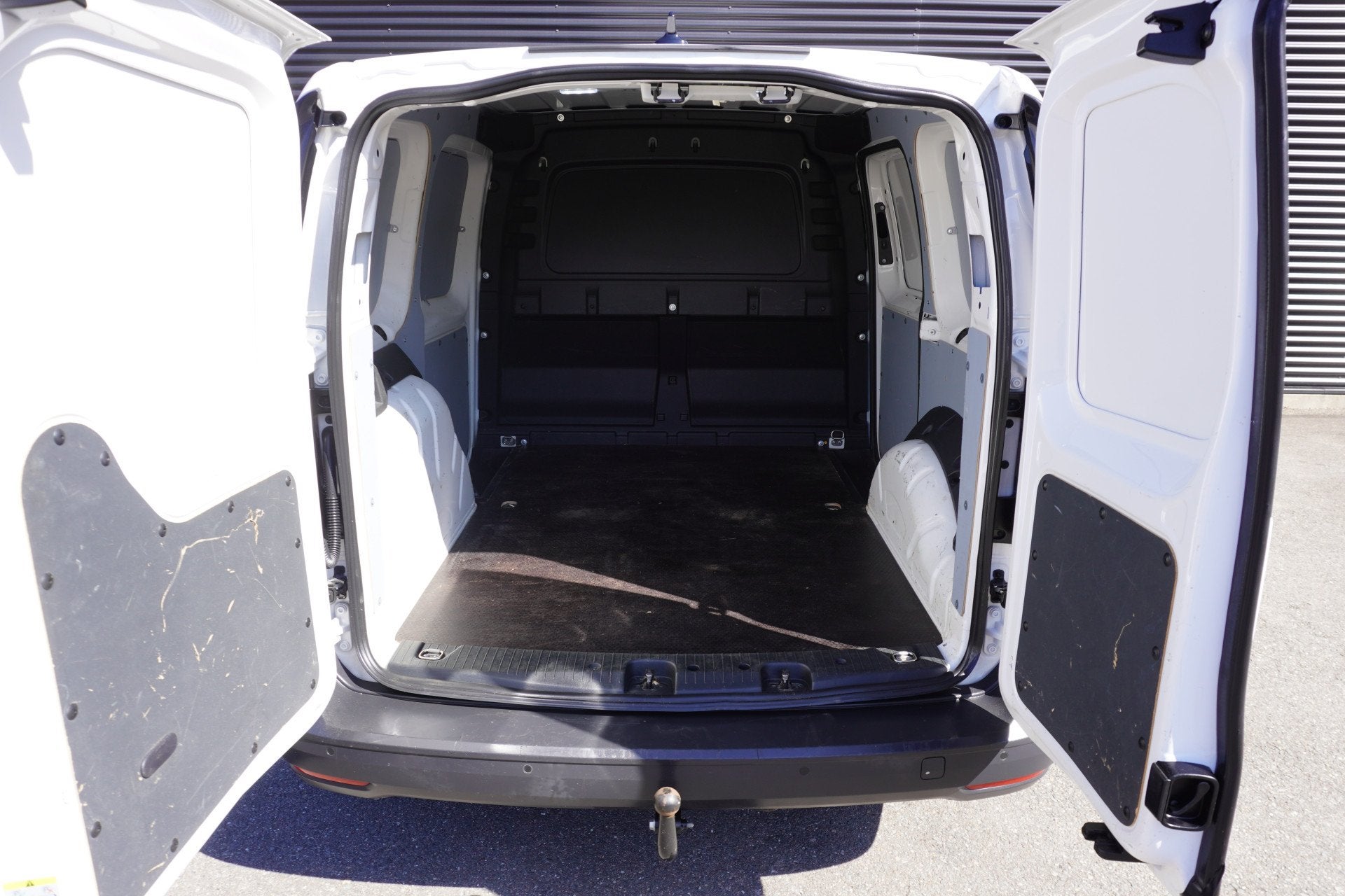 Volkswagen Caddy Cargo 122pk Navigatie Trekhaak Camera Parke, Auto's, Gebruikt, Euro 6, 4 cilinders, Volkswagen