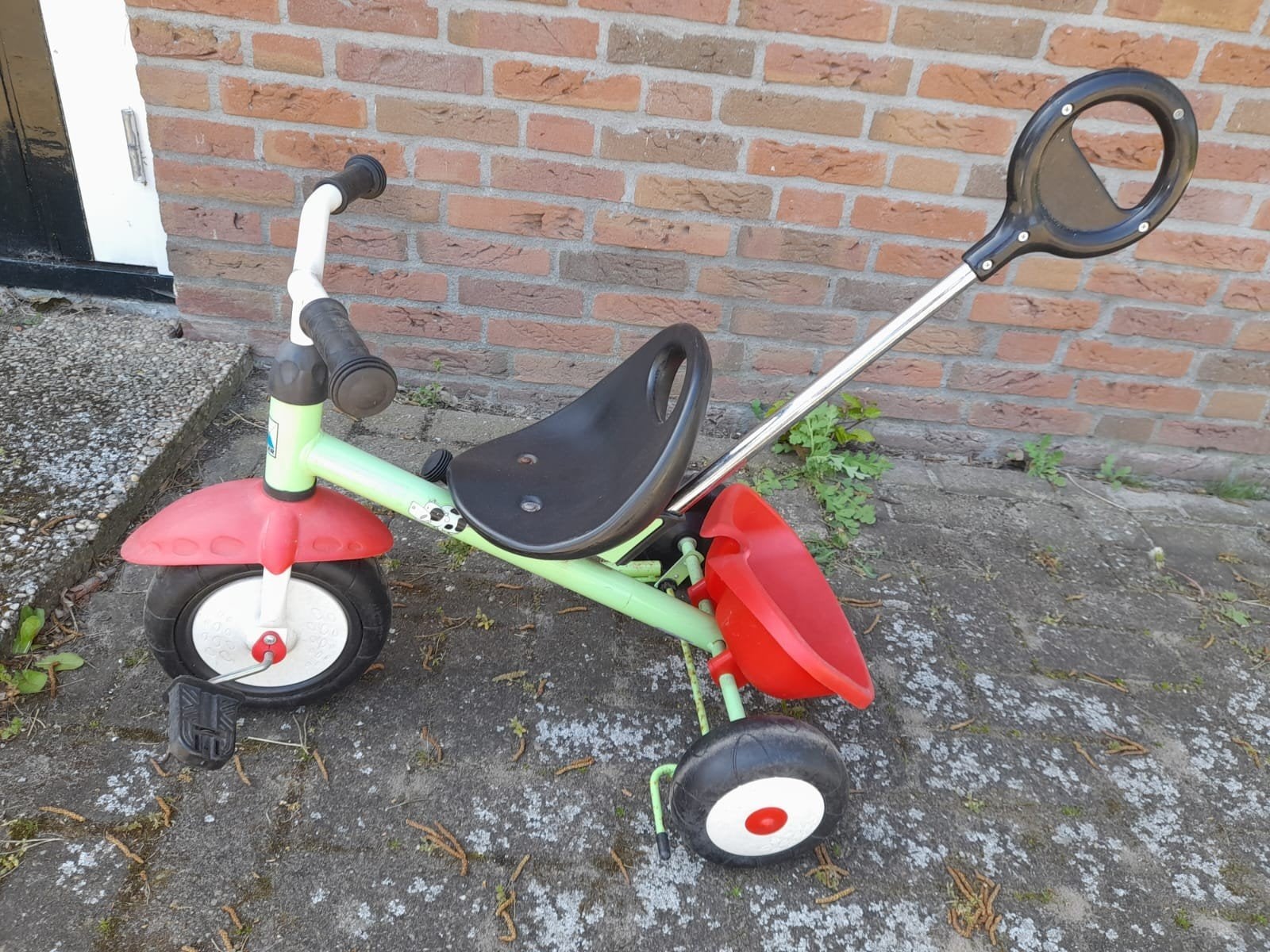 Mooie driewieler met duwstang., Ophalen, Zo goed als nieuw, Duwstang
