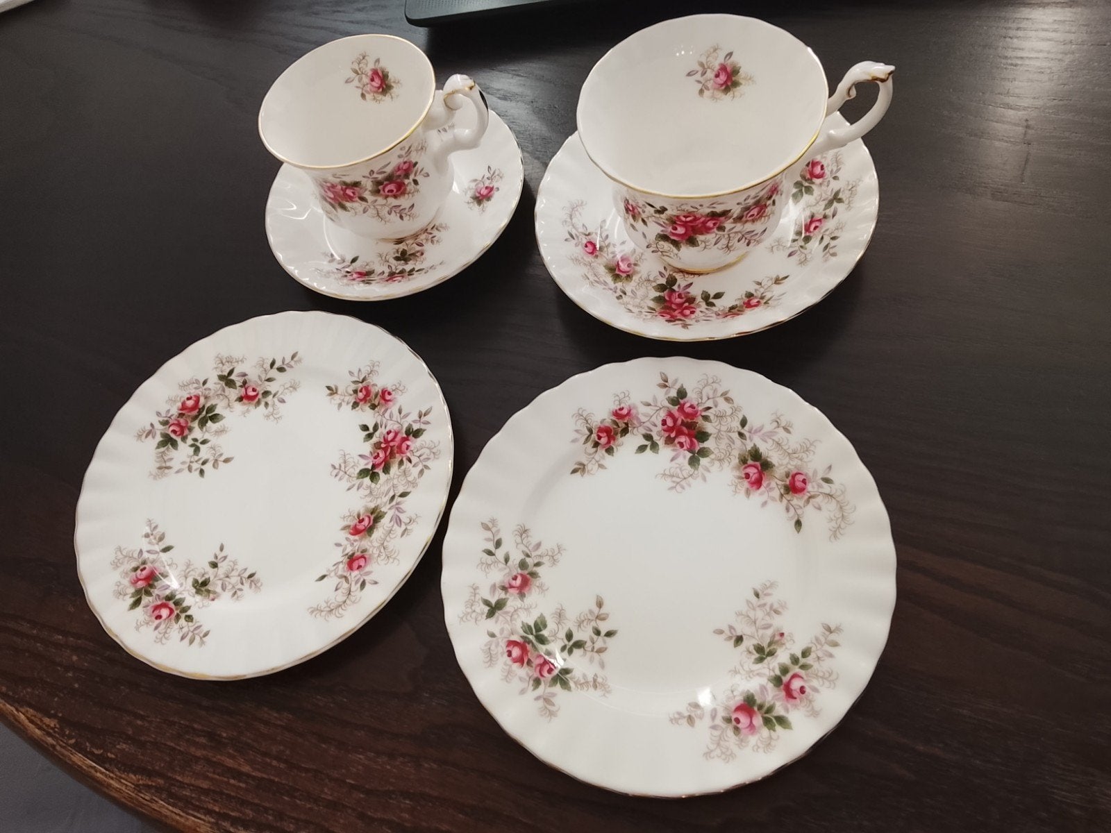 Complete 6-delige set Royal Albert - Lavender Rose, Ophalen of Verzenden, Zo goed als nieuw, Porselein, Kop en/of schotel