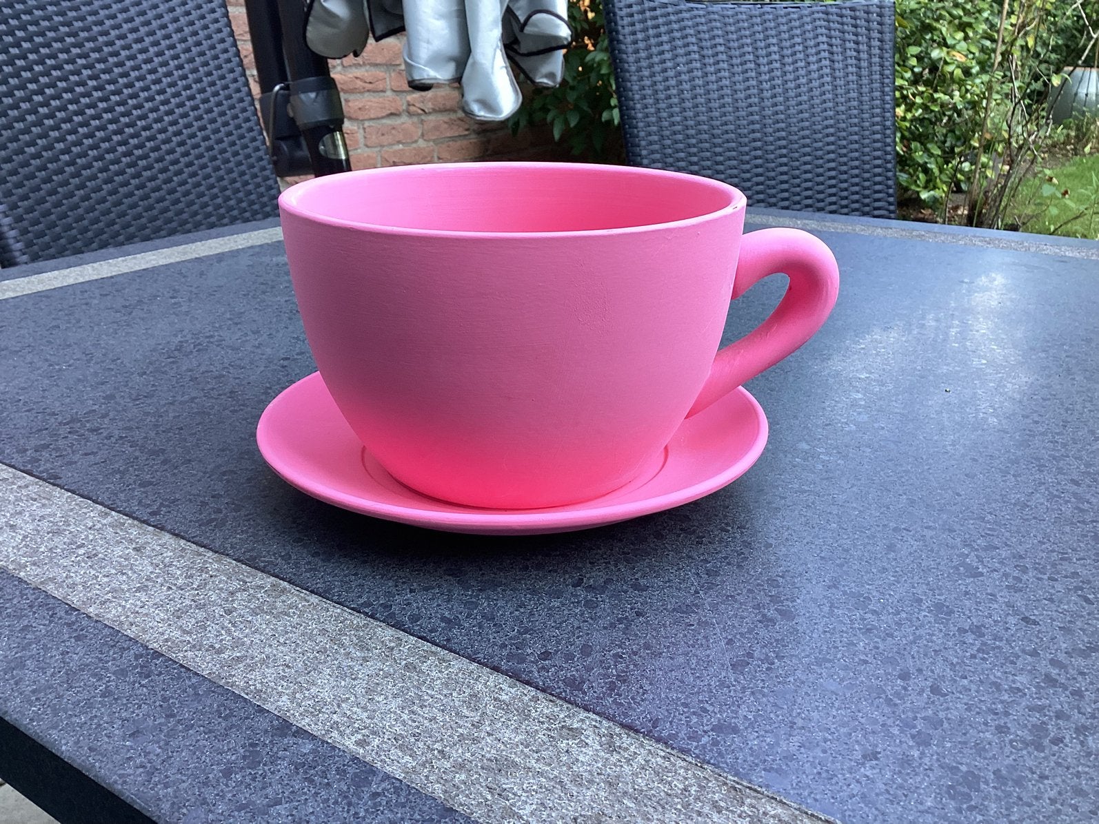 Kop en schotel bloempot. Kleur roze, Rond, Nieuw, Ophalen of Verzenden, Balkon