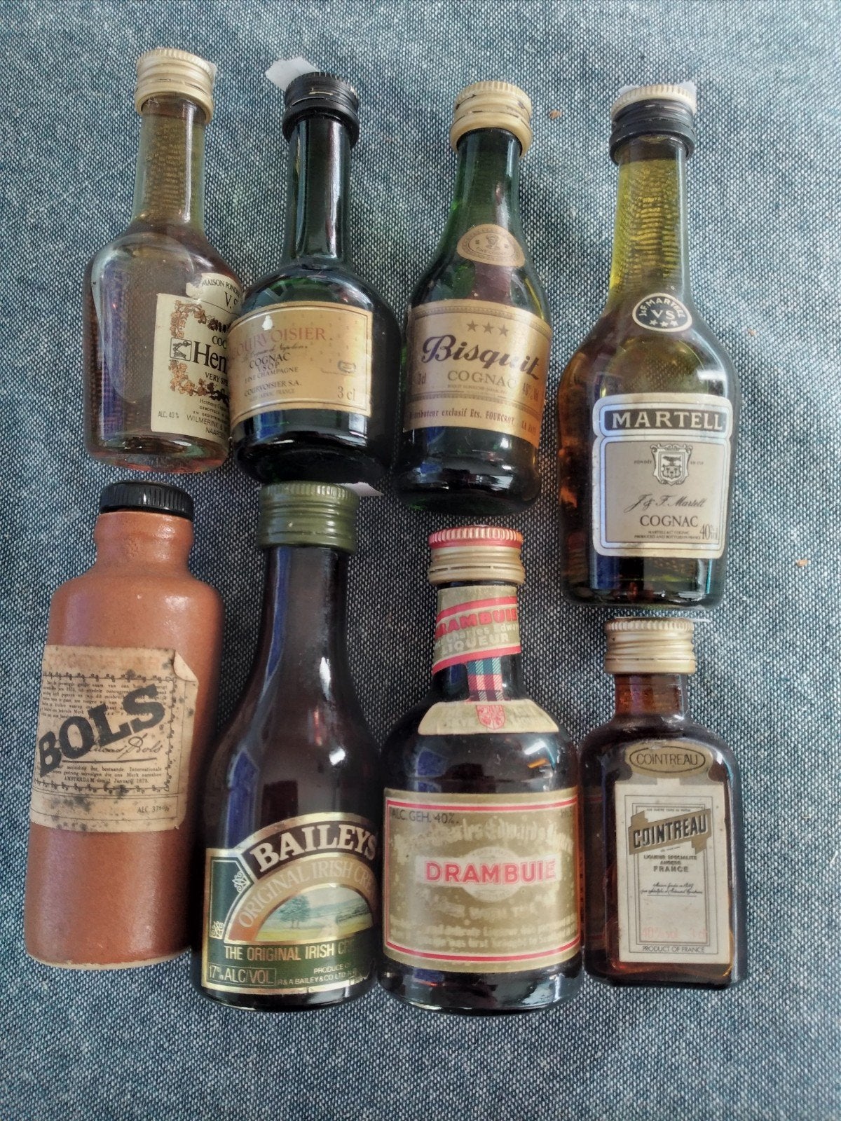 Mini flesjes 8x jaren tachtig, o.a. Cointreau en Bols., Ophalen of Verzenden