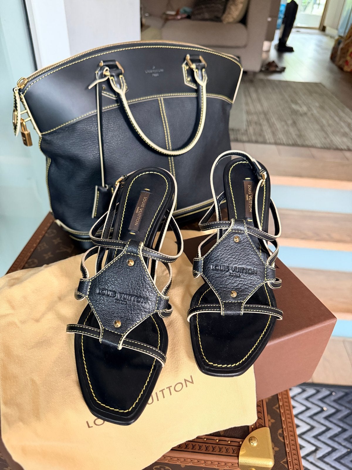 Louis Vuitton Sandalen Zwart Leer Maat 38, Zwart, Nieuw, Sandalen of Muiltjes, Ophalen of Verzenden