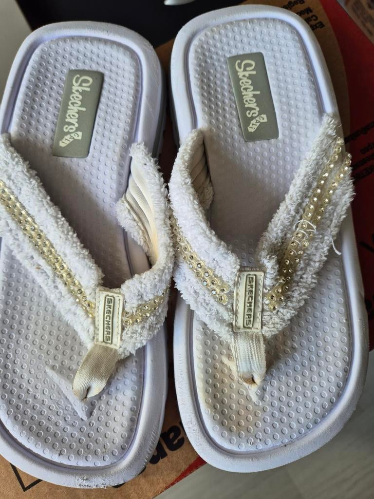 Skechers slippers maat 37, Kleding | Dames, Schoenen, Skechers, Ophalen of Verzenden, Gedragen, Slippers