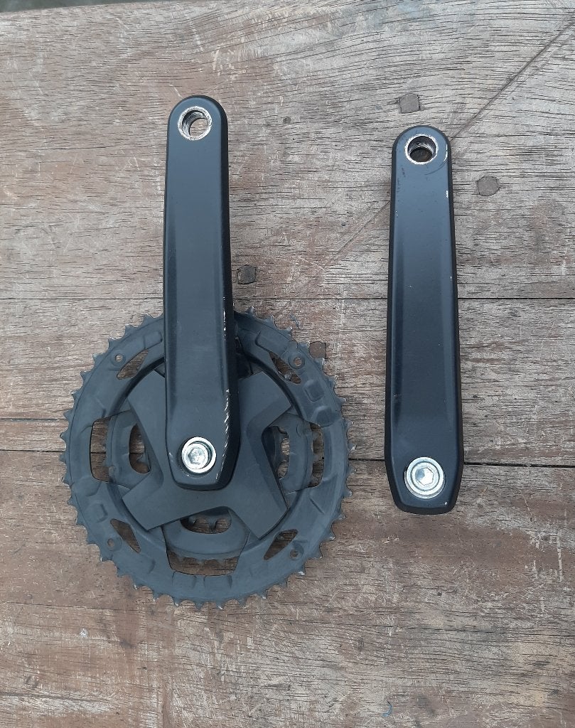 Btwin Crankstel Lengte 175 mm Triple Kleur - Zwart, Fietsen en Brommers, Fietsonderdelen, Gebruikt, Btwin Crankstel Lengte 175 mm Triple Kleur - Zwart